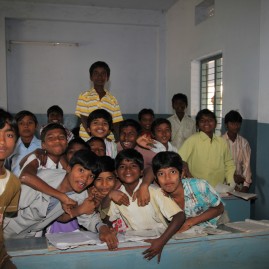 Progetto per i bambini migranti a Darsi – India